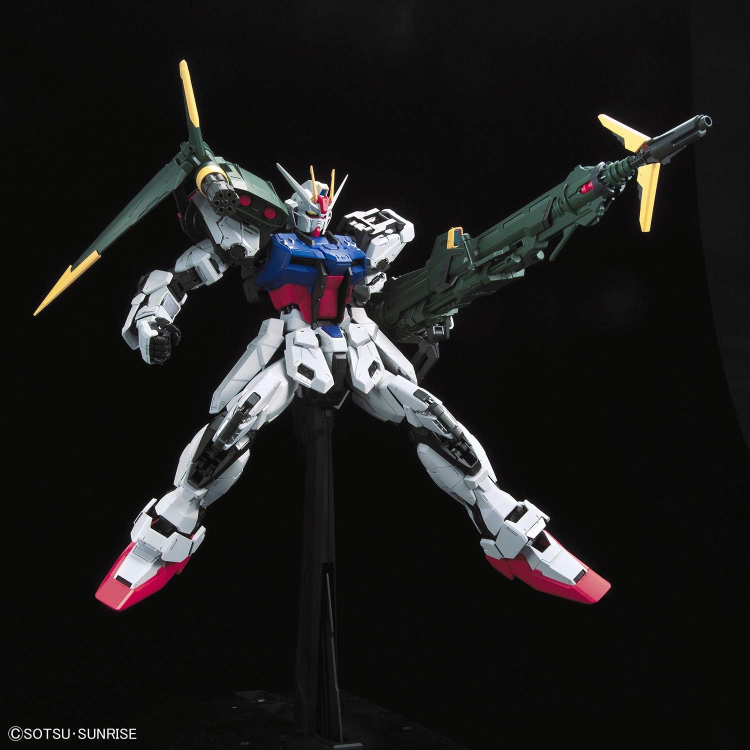 GUNDAM - PG GAT-X105+AQM/E-YM1 Perfect Strike Gundam 1/60